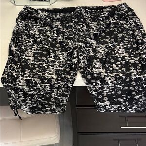 UVSkinz 50+ UV protection Black and White sun capri Shorts